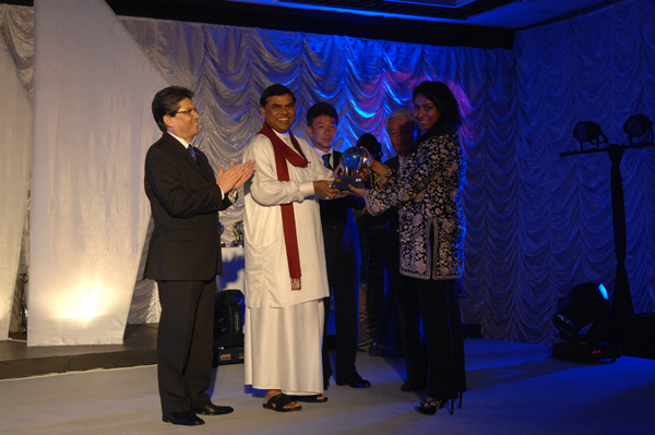 Award-accepted-by-Ms.-Sambavi-Ragunathan-loving-Daughter-late-Mr.-A.-Ragunathan